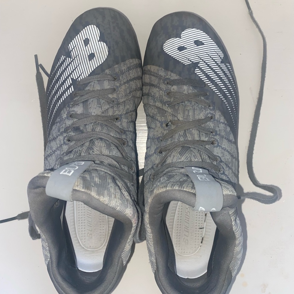 Woman’s new balance lacrosse shoes gray